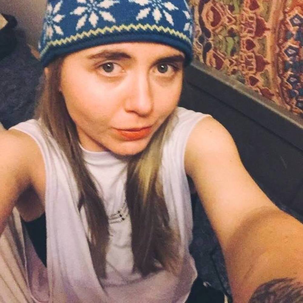 Meet your Posher, Chloe